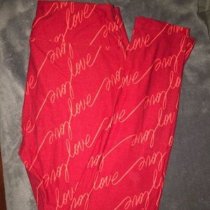 LuLaRoe Valentine’s Day Leggings LOVE ❤️ size OS